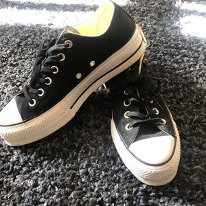 CONVERSE: Platform Sneakers